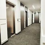 F 24h Check-in Hotel *