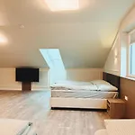 F 24h Check-in Hotel