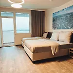 Hotel F 24h Check-in Horsching