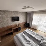 F 24h Check-in Hotel *