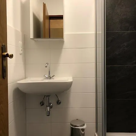 Hotel F 24h Check-in