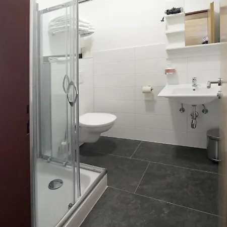 F 24h Check-in Hotel Hörsching