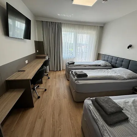 Hotel F 24h Check-in Horsching