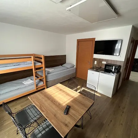 Hotel F 24h Check-in