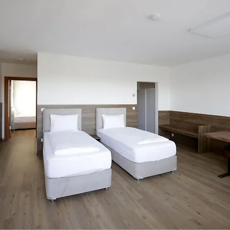 Hotel F 24h Check-in