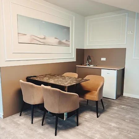 F 24h Check-in Szálloda *