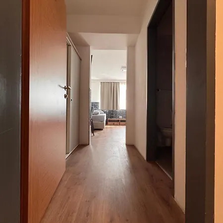 Hotel F 24h Check-in