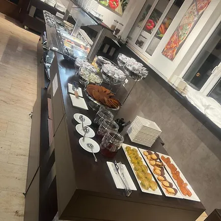 Szálloda F 24h Check-in *