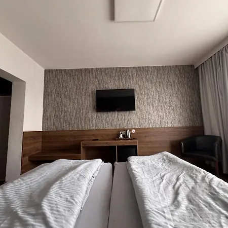 F 24h Check-in Hotel Hörsching