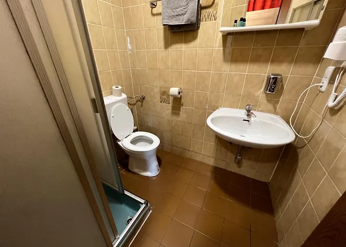 ホテル F 24h Check-in *