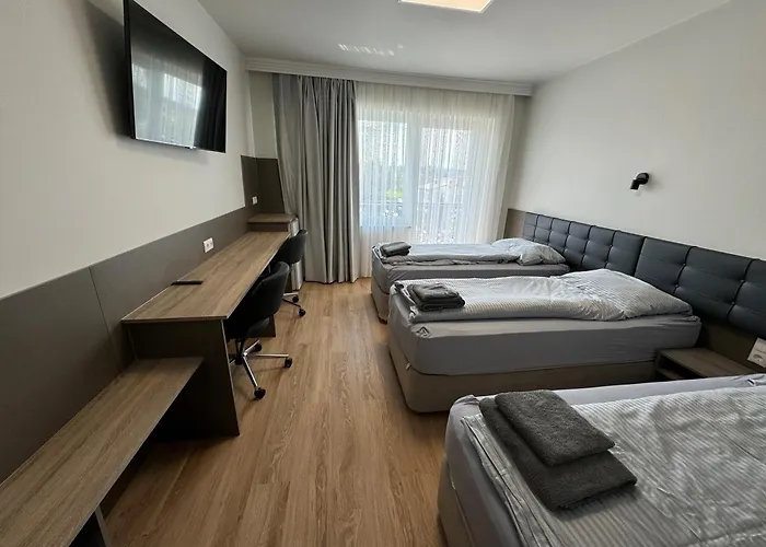 Hotel F 24h Check-in Horsching