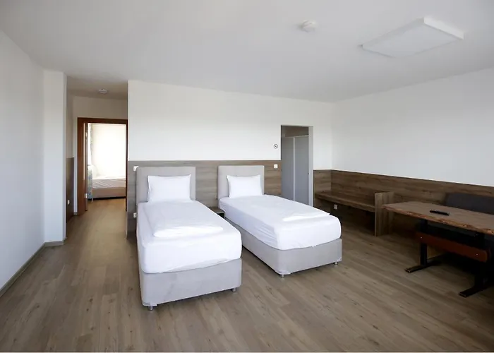 Hotel F 24h Check-in