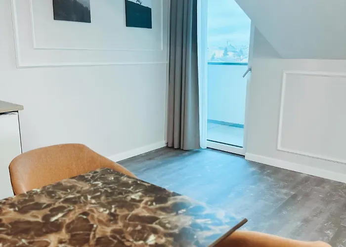 F 24h Check-in Hotel