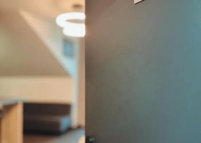 F 24h Check-in Hotel