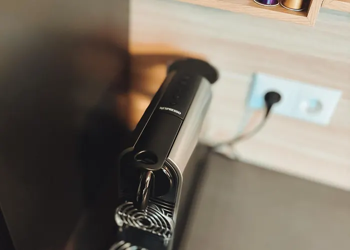 Hotel F 24h Check-in *