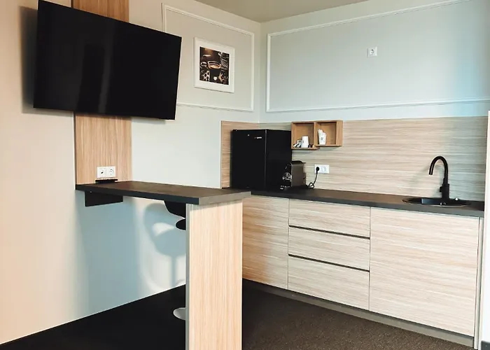 F 24h Check-in Hotel Horsching