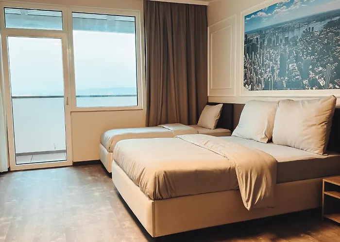 Hotel F 24h Check-in Horsching