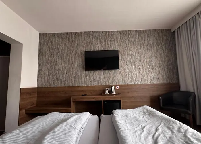 F 24h Check-in Отель Хёршинг