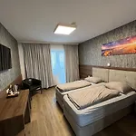 F 24h Check-in