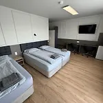 F 24h Check-in