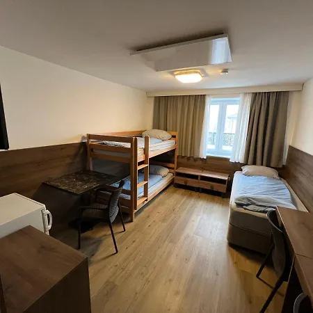 Hotel F 24h Check-in *