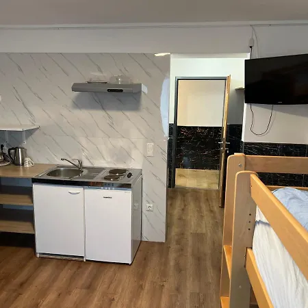 Hotel F 24h Check-in