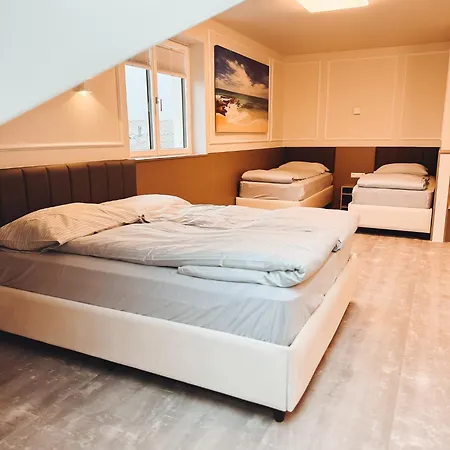 F 24h Check-in Hotel Hörsching