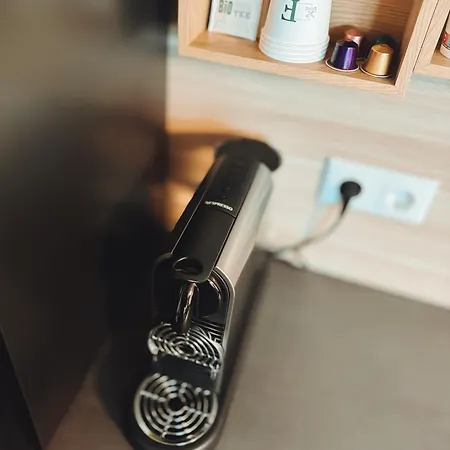 Hotel F 24h Check-in *