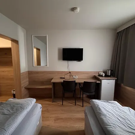 F 24h Check-in Hotel Hörsching