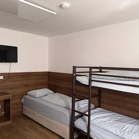 Hotel F 24h Check-in