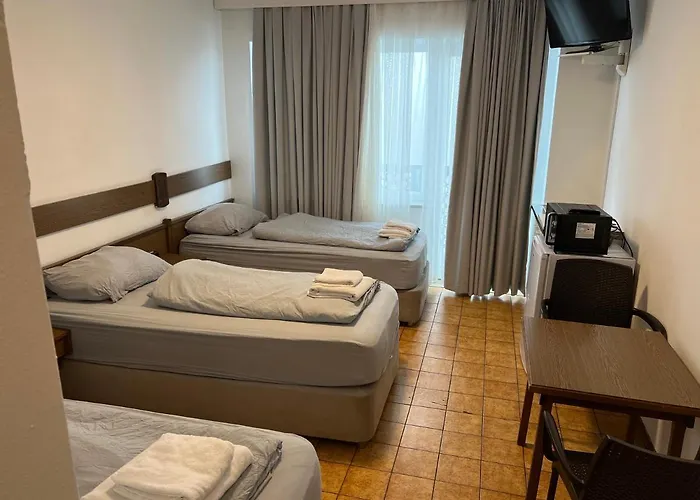 Hotel F 24h Check-in