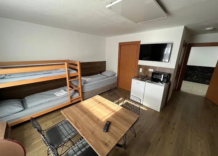 Hotel F 24h Check-in