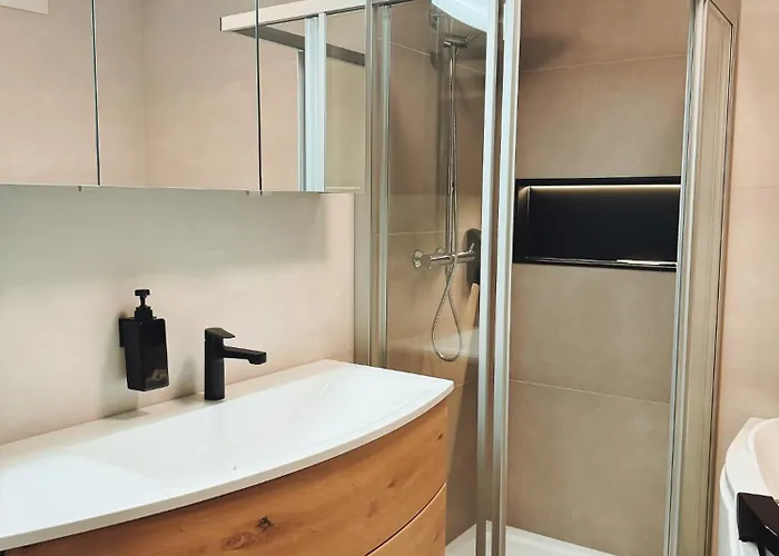 Hotel F 24h Check-in