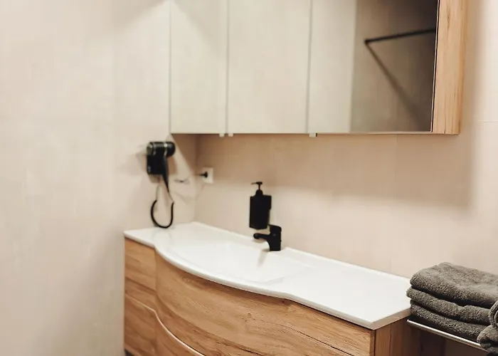 ホテル F 24h Check-in