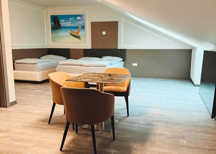 Hotel F 24h Check-in