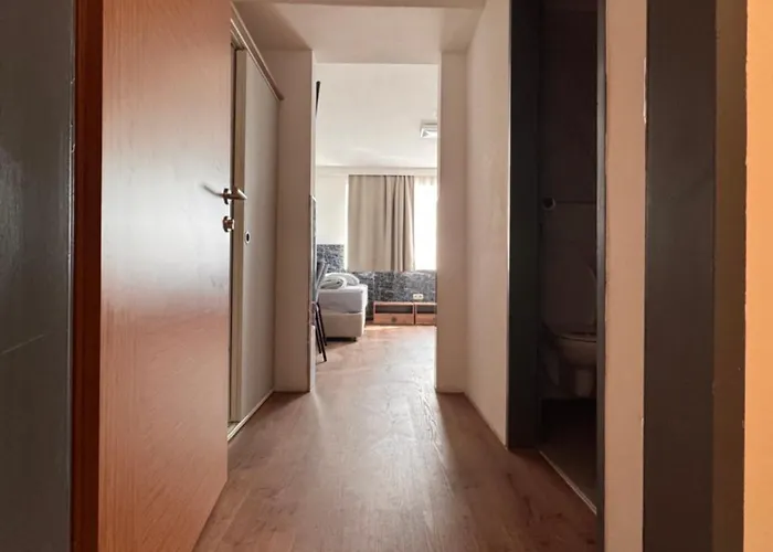 Hotel F 24h Check-in